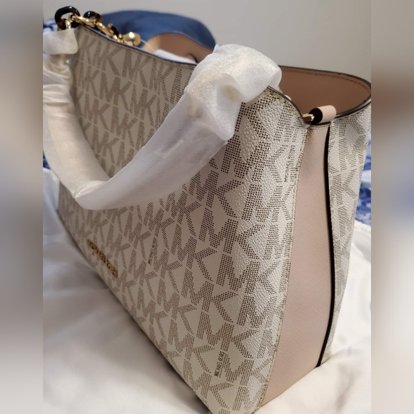 Handbag - Picture 2 of 3